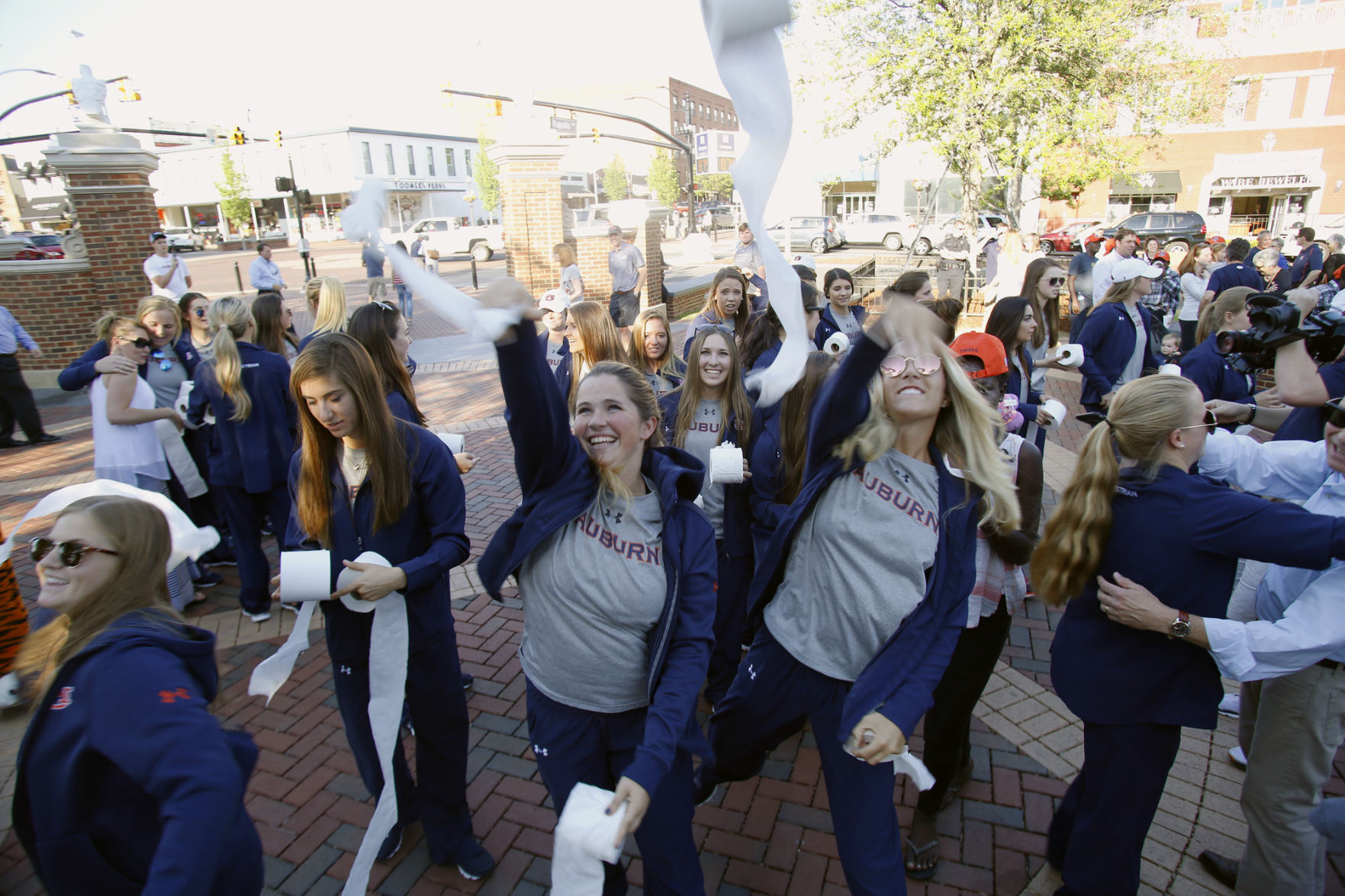 AU Equestrian Rolls Toomers